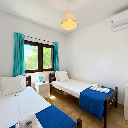 Rustico E Tranquilo Com Piscina #1966