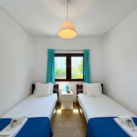 Rustico E Tranquilo Com Piscina #1966